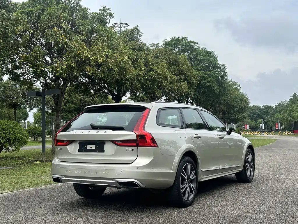 Volvo V90 2019 — фото 22