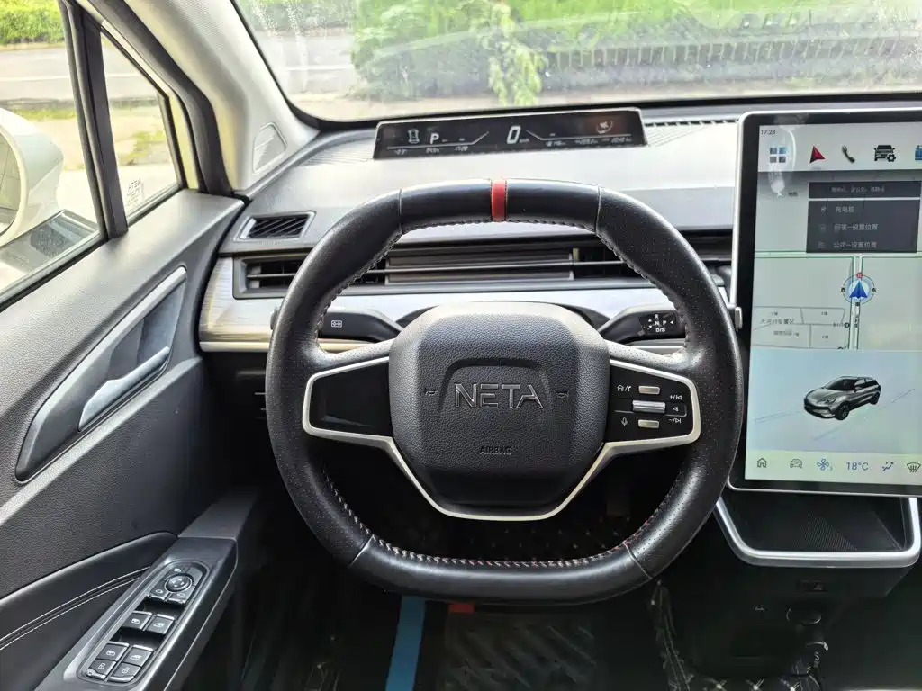 Neta V 2022