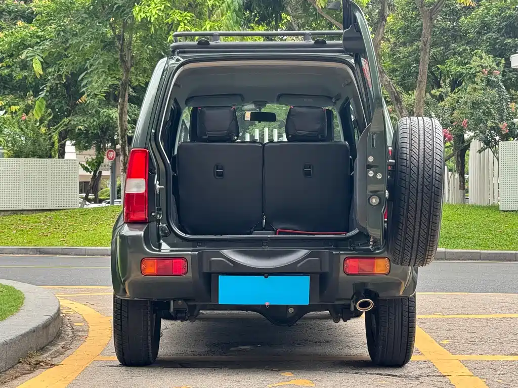 Suzuki Jimny 2018 — фото 17