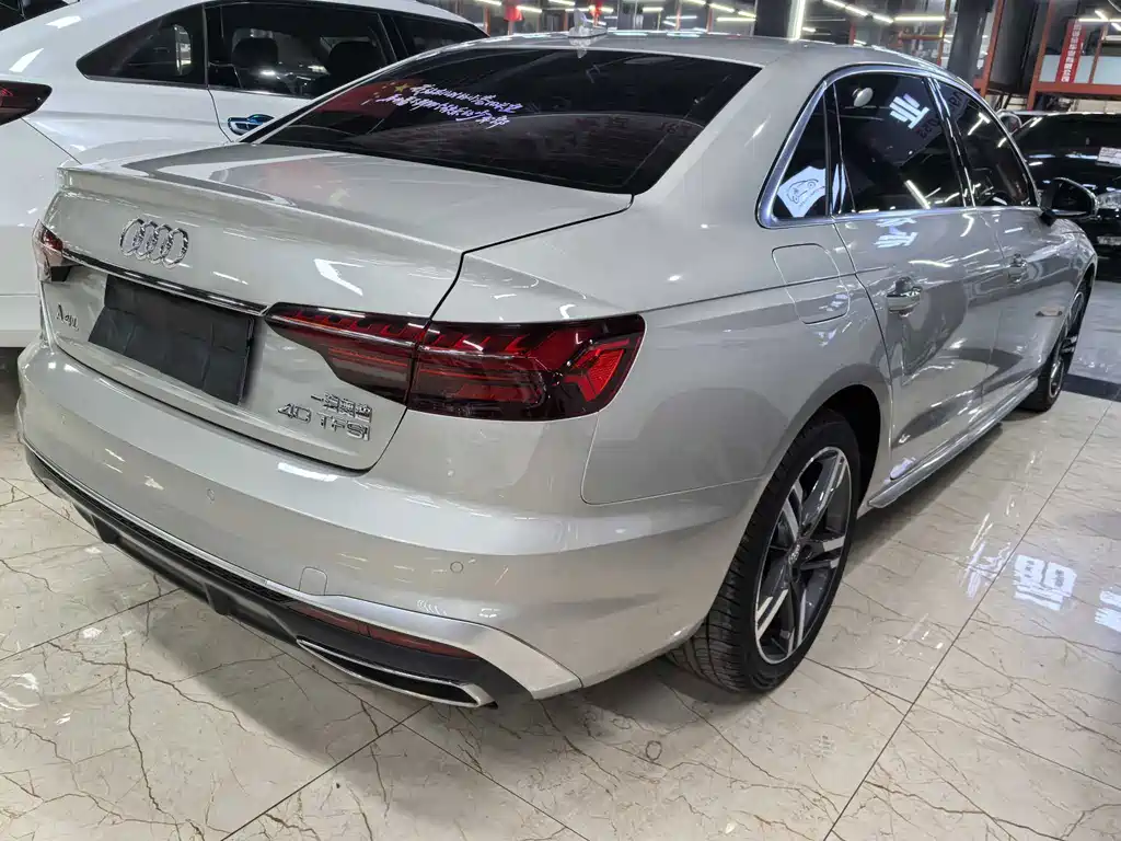 Audi A4L 2021
