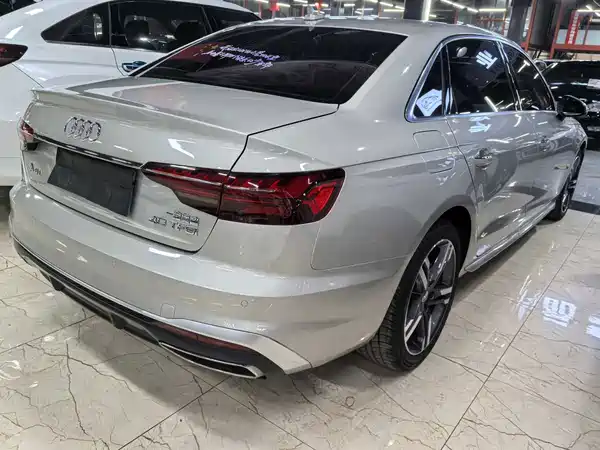 Audi A4L 2021