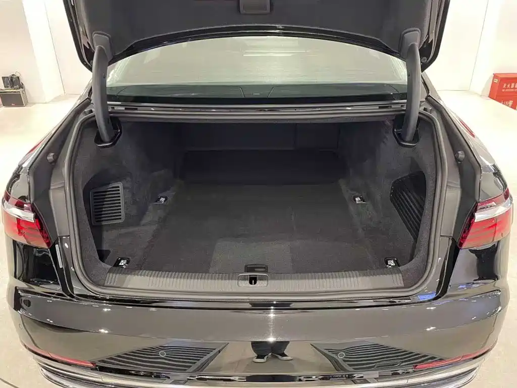 Audi A8 2024