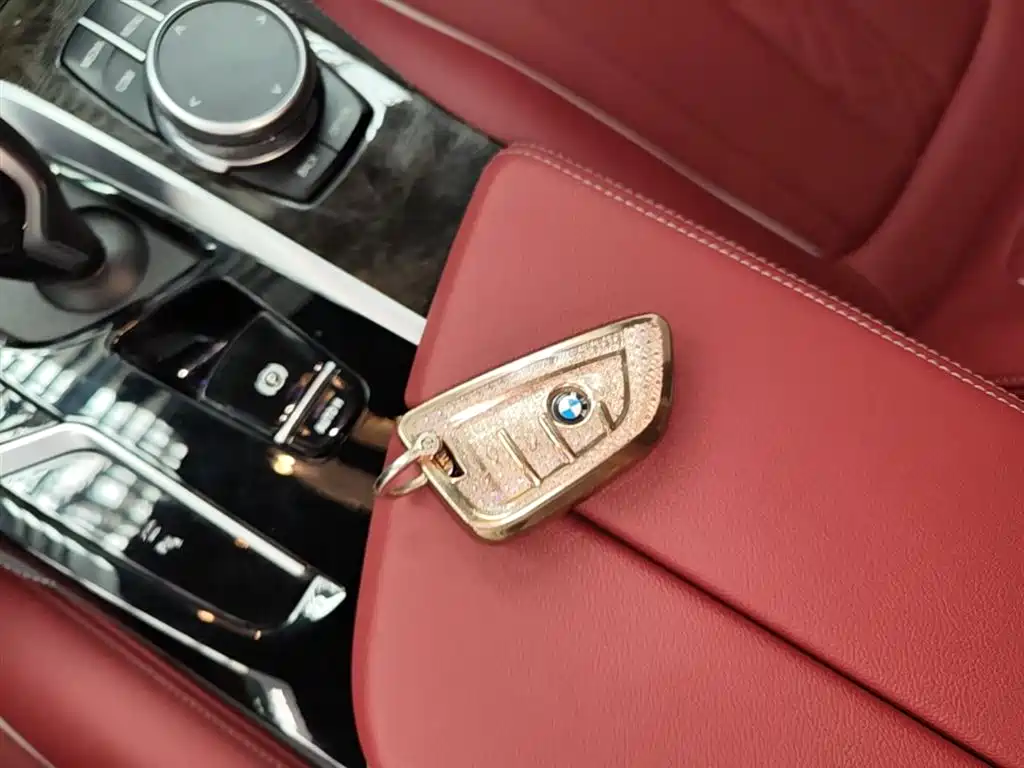 BMW 5 Series 2022 — фото 9