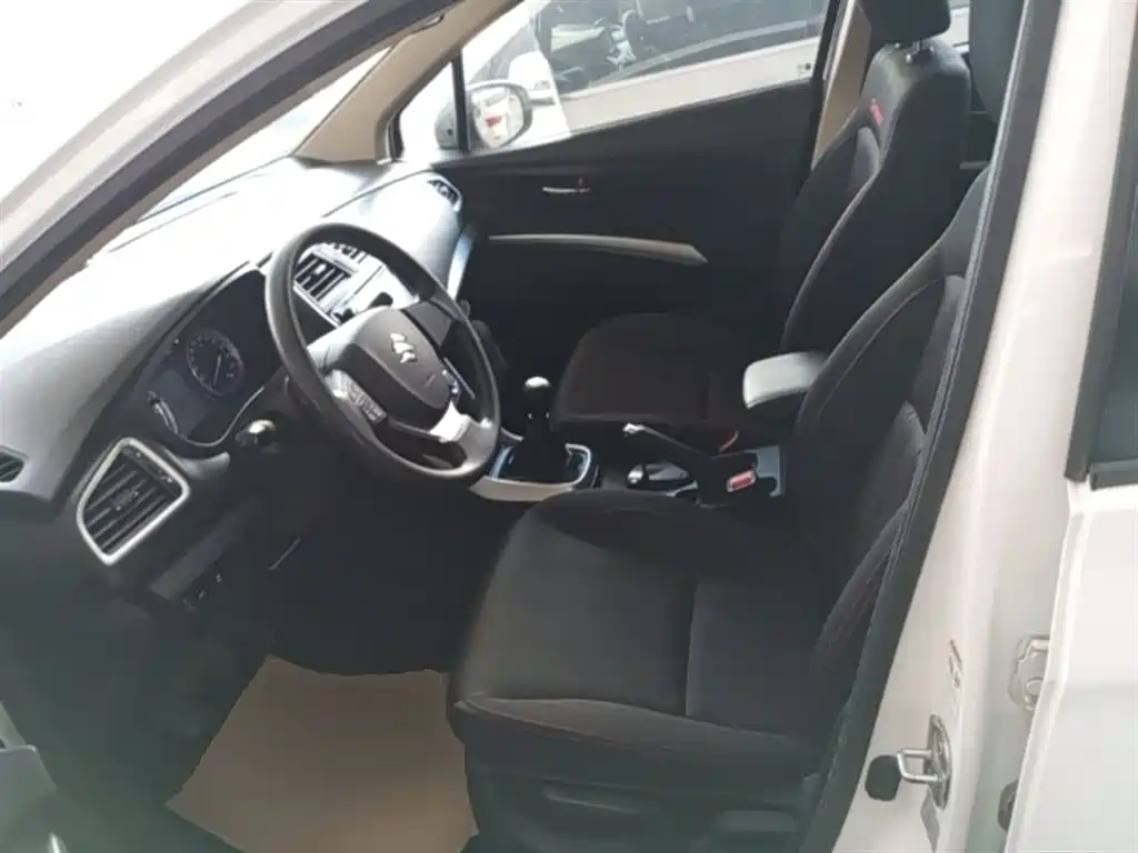 Suzuki S-Cross 2015 — фото 15