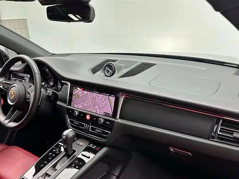 Porsche Macan 2024 — фото 10