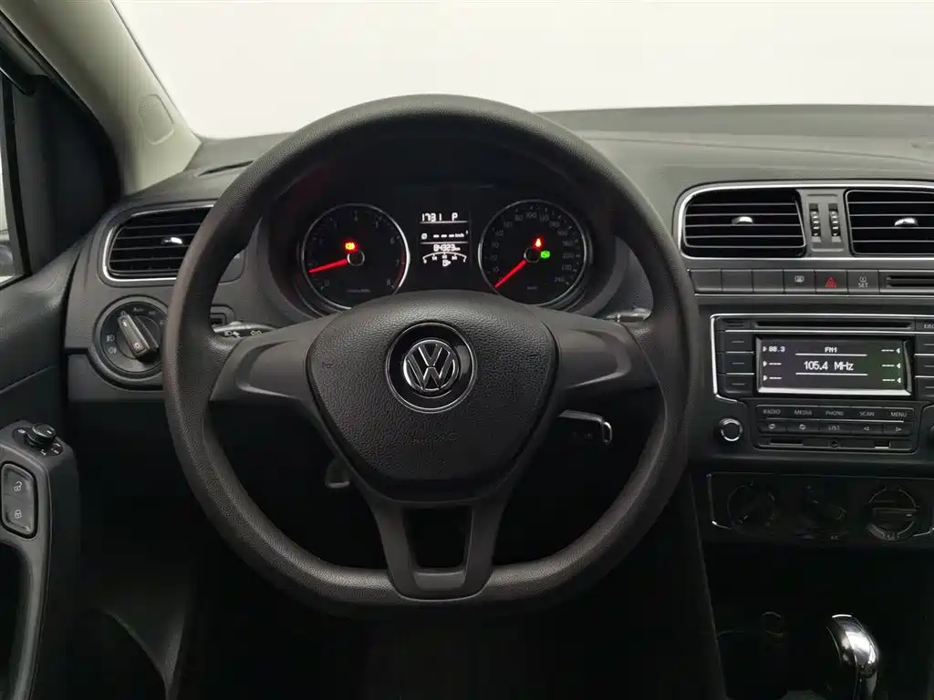 Volkswagen Polo 2015 — фото 11
