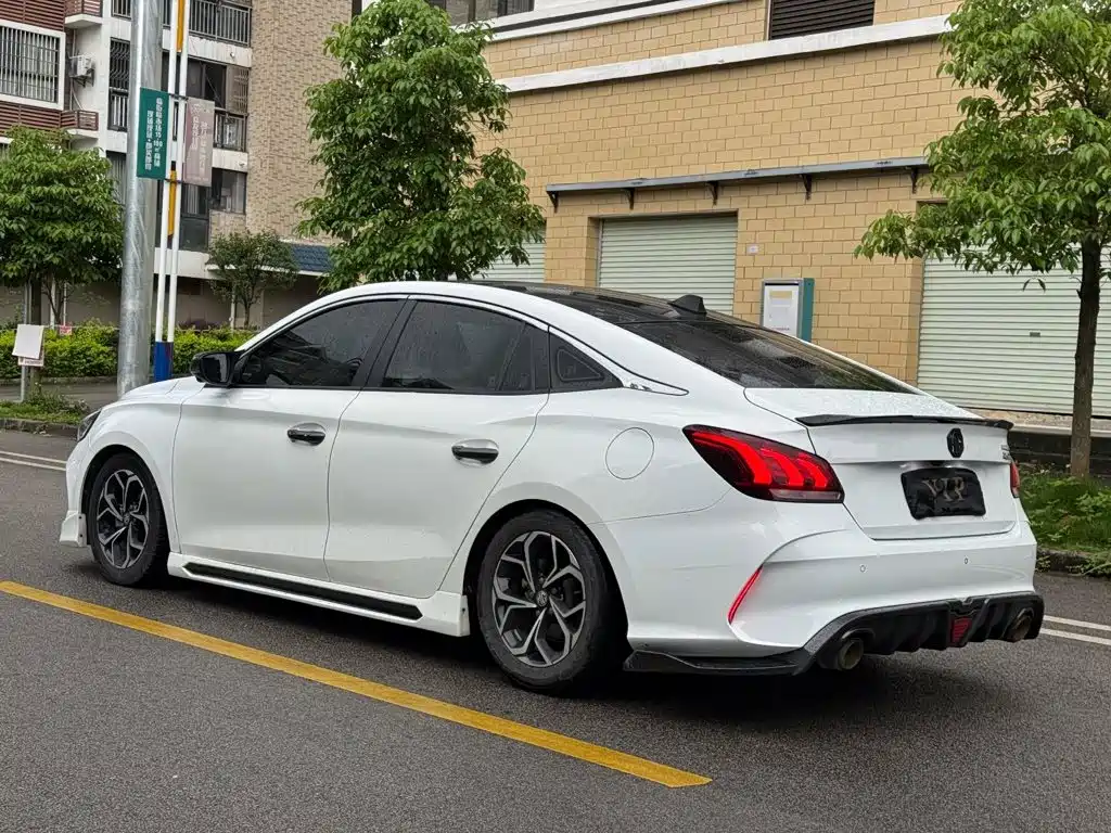 MG MG5 2021