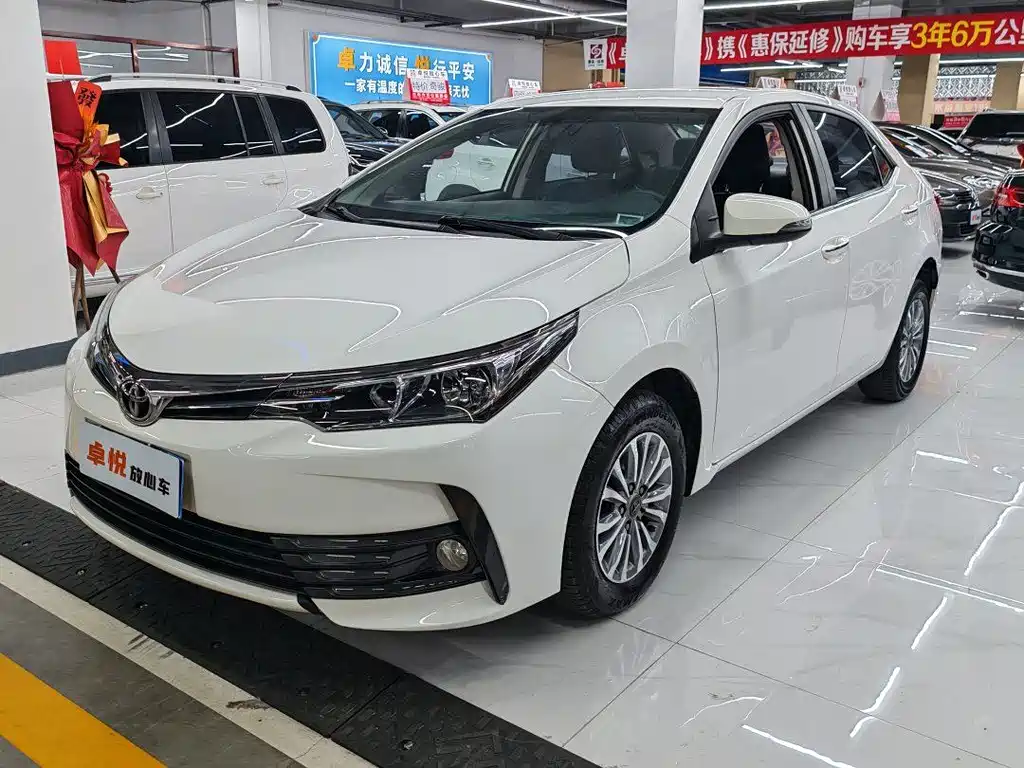Toyota Corolla 2018 — фото 1