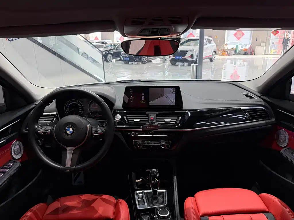 BMW 1 Series 2022 — фото 10