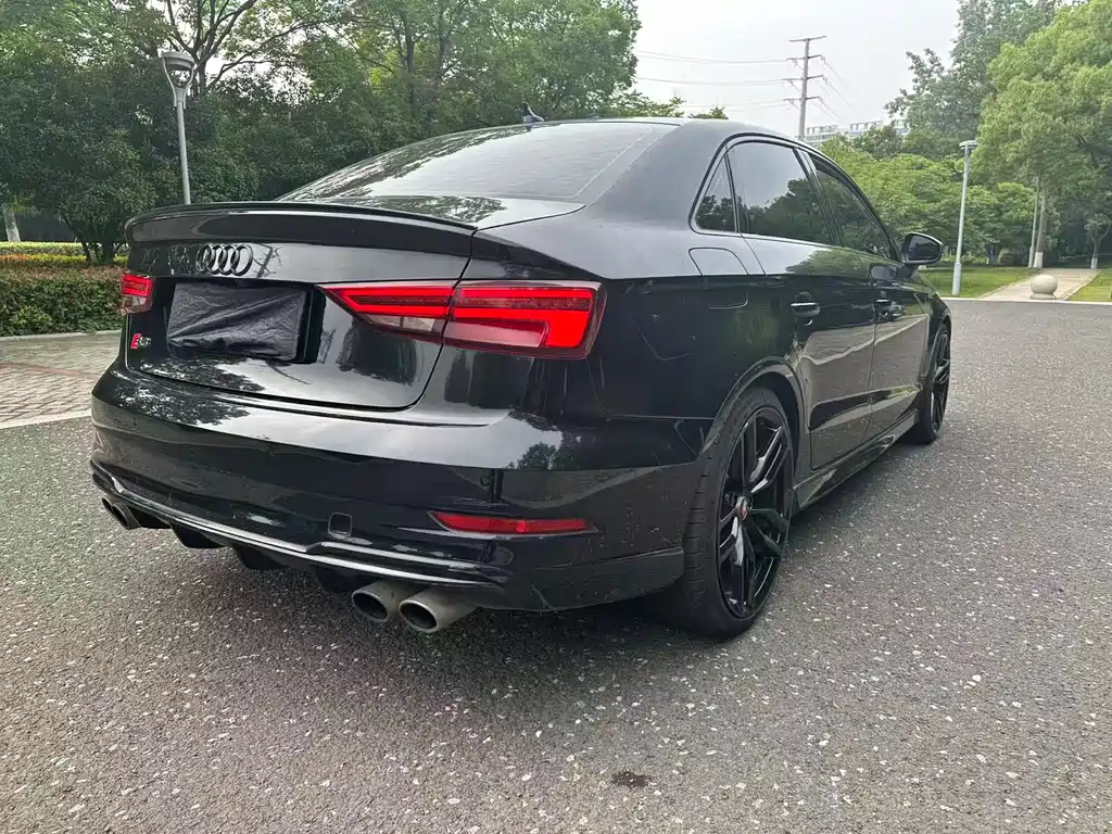 Audi S3 2018 — фото 8