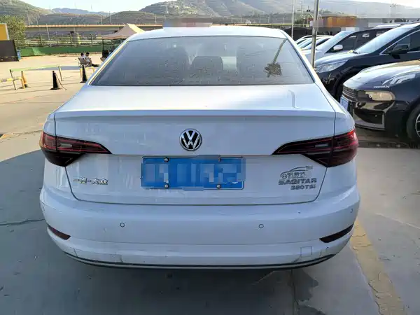 Volkswagen Sagitar 2020