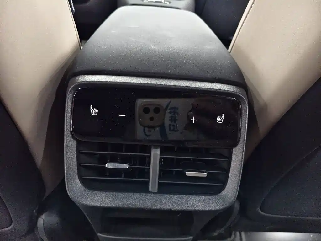 Volvo XC70 PHEV 2025 — фото 14