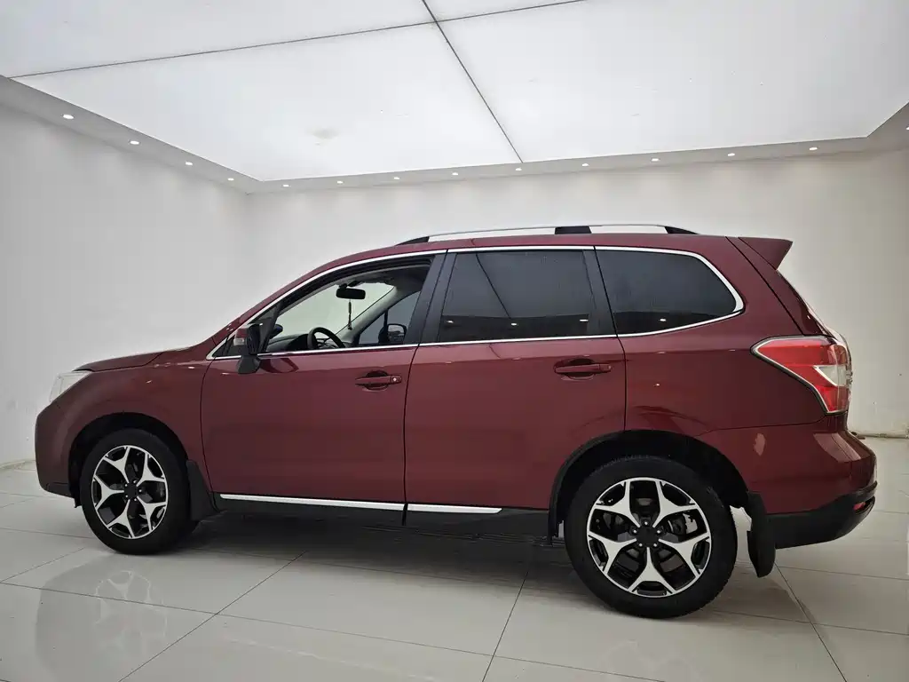 Subaru Forester 2015 — фото 12