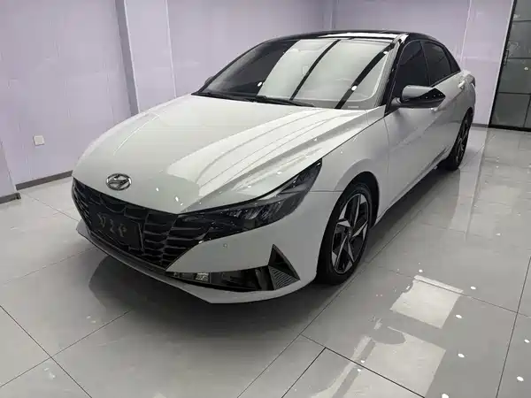 Hyundai Elantra 2022