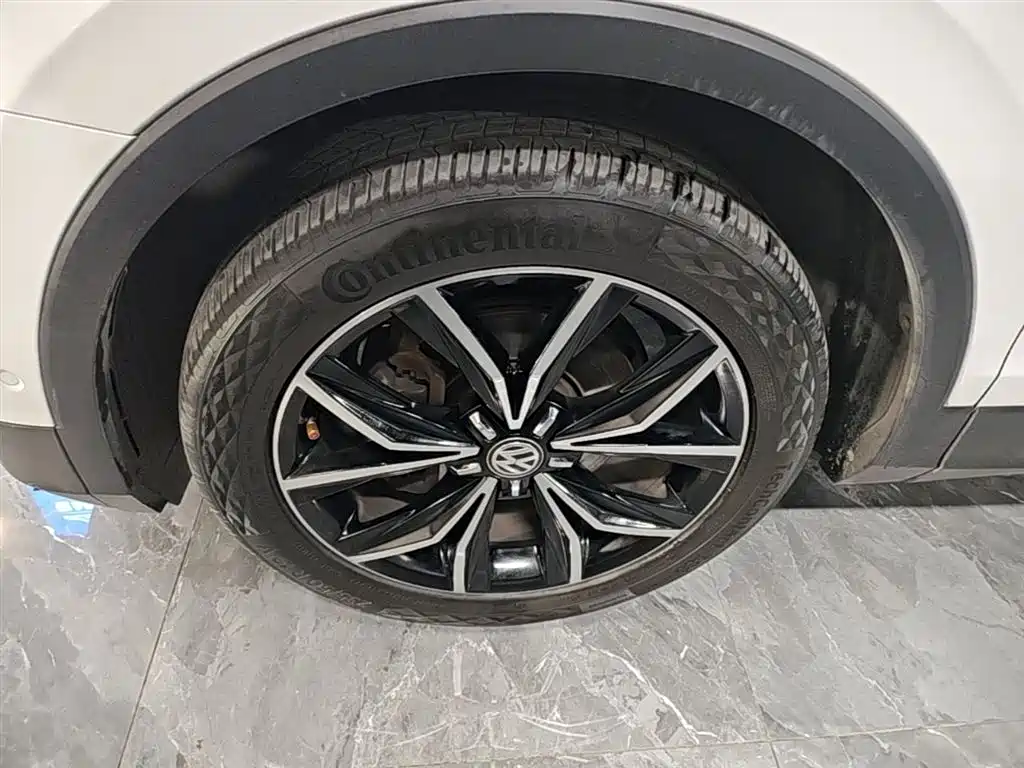 Volkswagen Tiguan L 2019 — фото 23