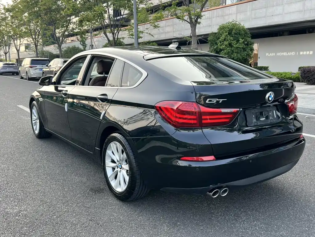BMW 5 Series GT 2014 — фото 17