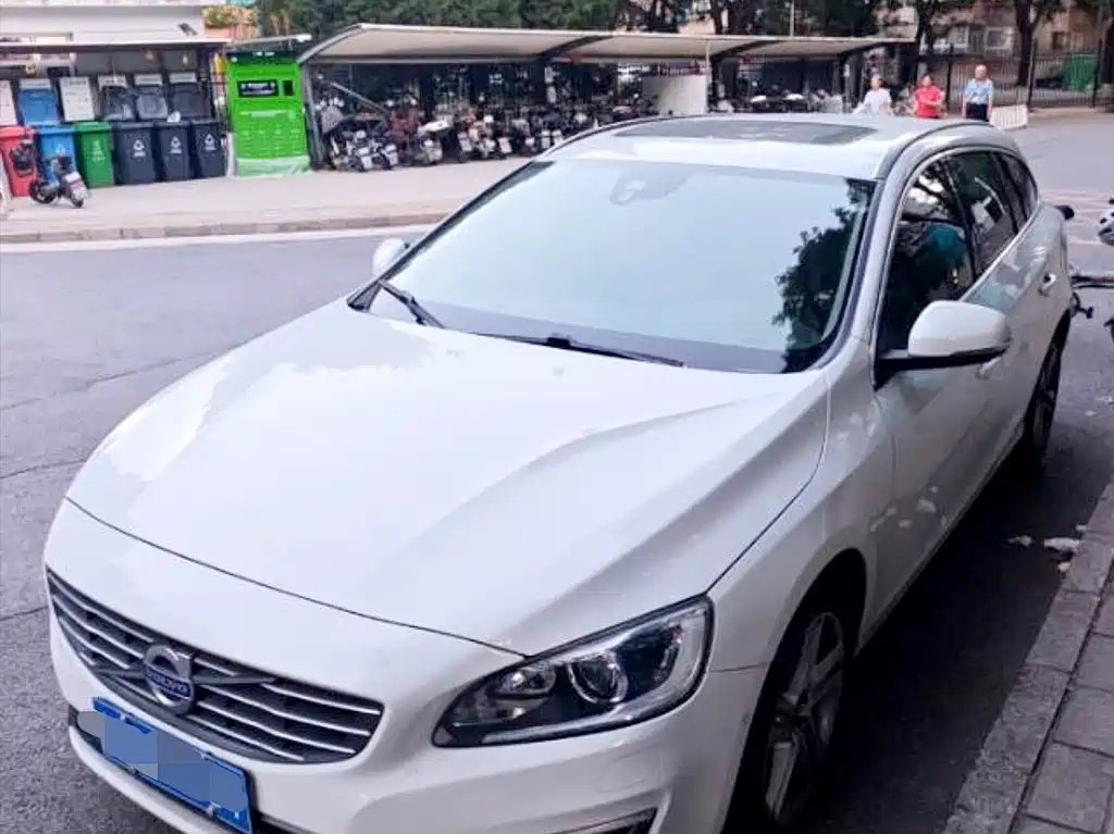 Volvo V60 2015