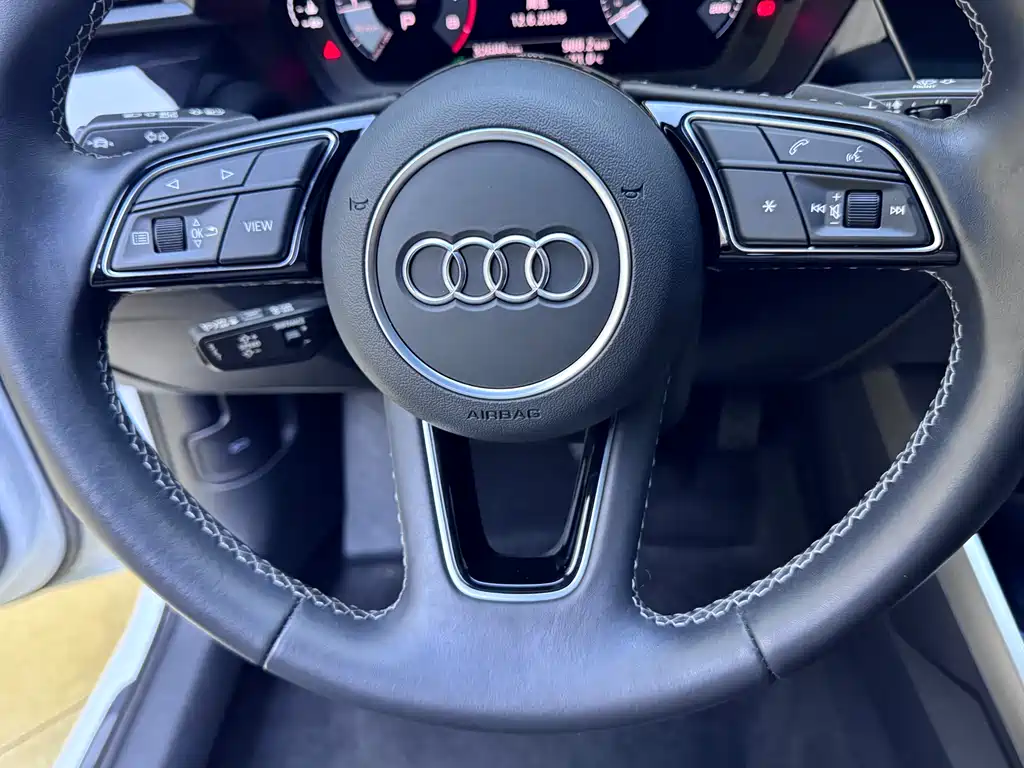Audi A3 2023 — фото 12
