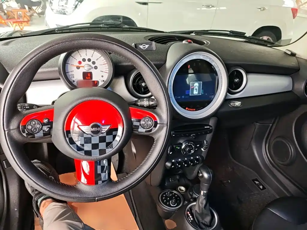 MINI Clubman 2015 — фото 10