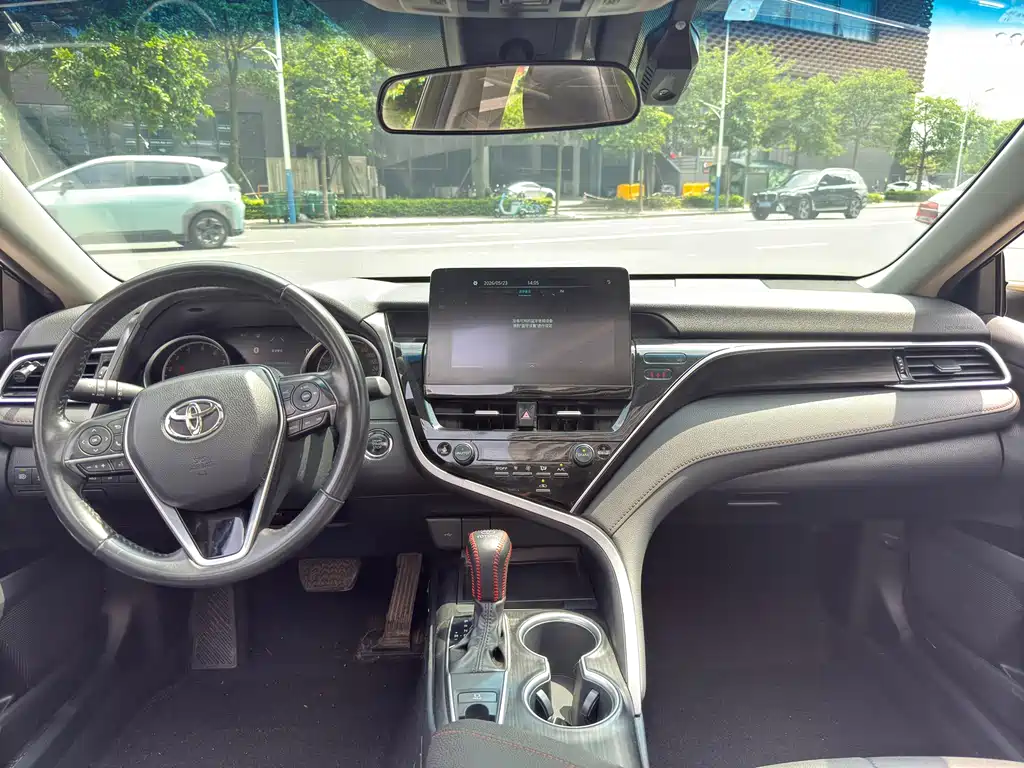 Toyota Camry 2022 — фото 11