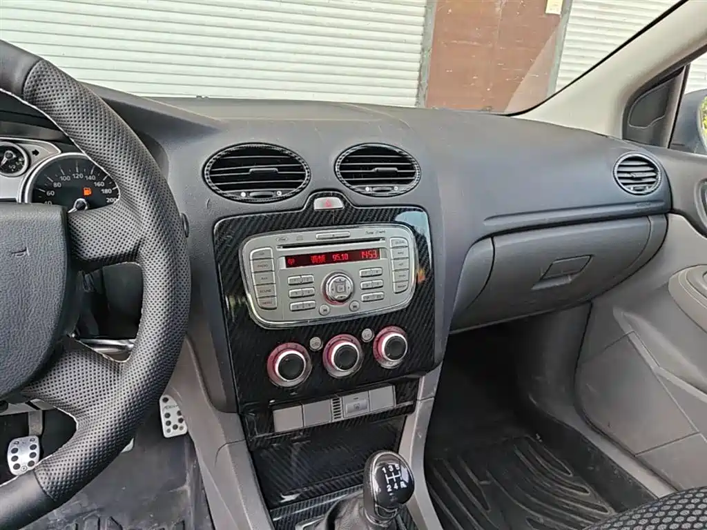 Ford Focus 2014 — фото 13