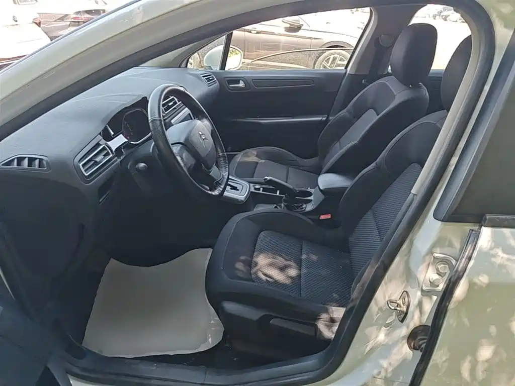 Citroen C4 2016 — фото 15