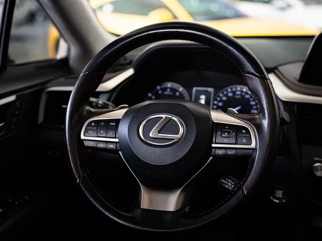 Lexus RX 2020 — фото 9