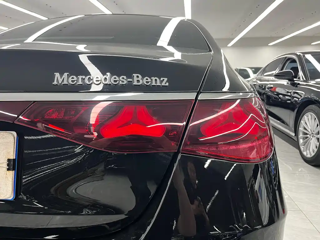 Mercedes-Benz E-Class 2025 — фото 23