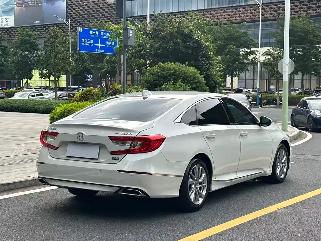 Honda Accord 2020 — фото 17