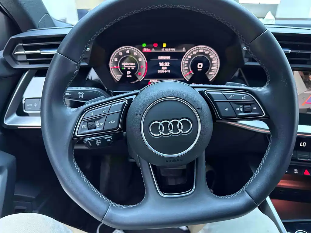 Audi A3 2022 — фото 12