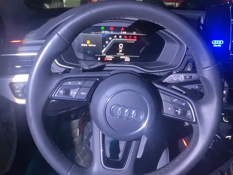 Audi A4L 2023 — фото 15