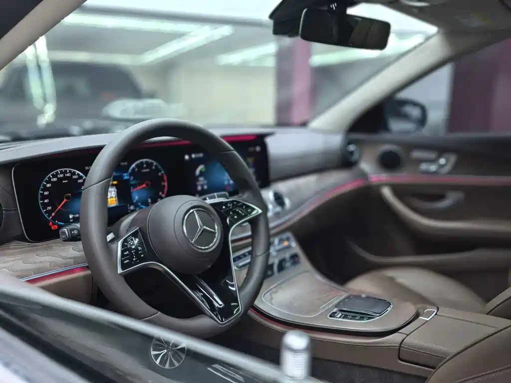 Mercedes-Benz E-Class 2021 — фото 28