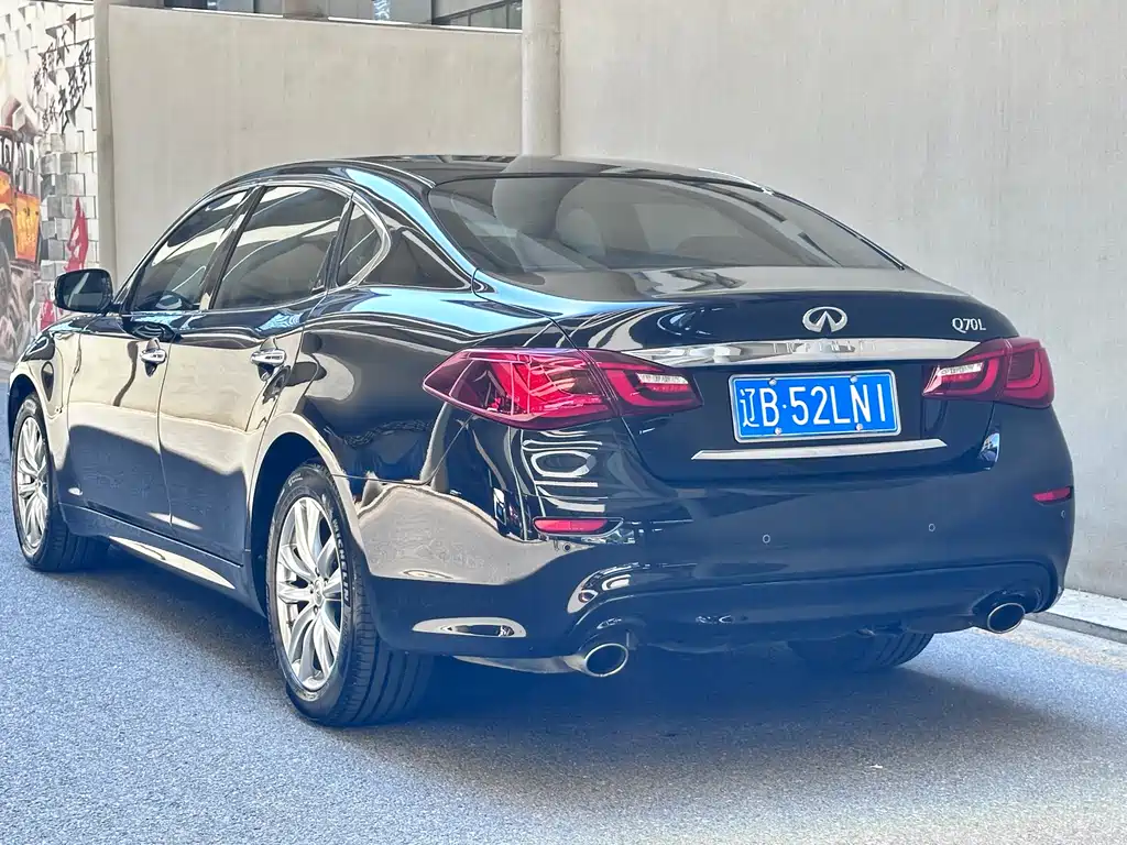 Infiniti Q70 2018 — фото 4