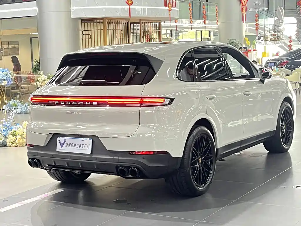 Porsche Cayenne 2024 — фото 9