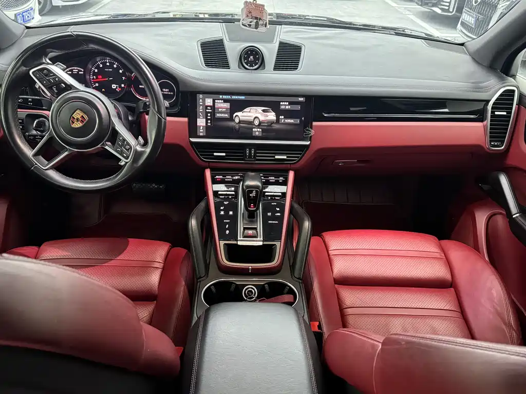Porsche Cayenne 2019 — фото 10
