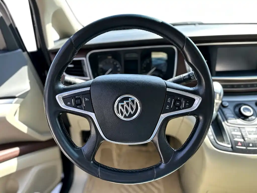 Buick GL8 2016 — фото 15
