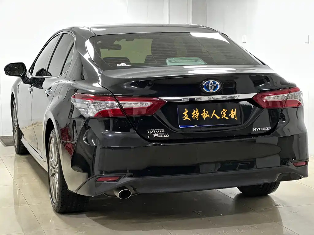 Toyota Camry 2018 — фото 3