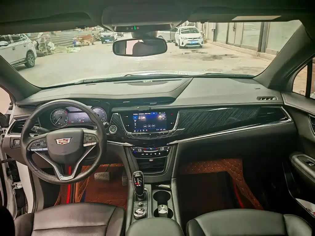 Cadillac XT6 2021 — фото 8