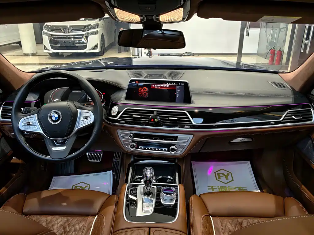 BMW 7 Series 2020 — фото 10