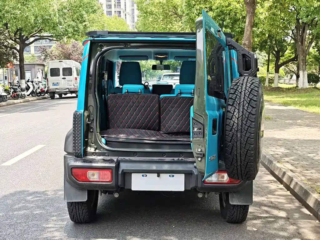 Suzuki Jimny 2024 — фото 10