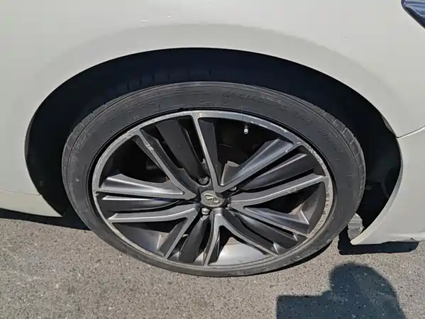 Infiniti Q50L 2015