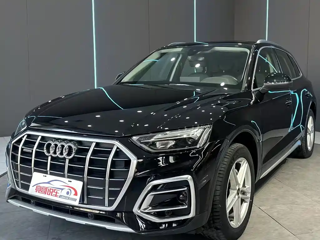 Audi Q5L 2022 — фото 1
