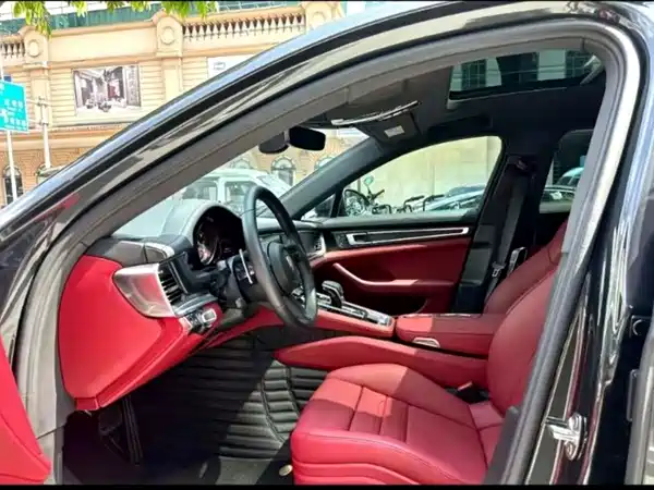 Porsche Panamera 2023
