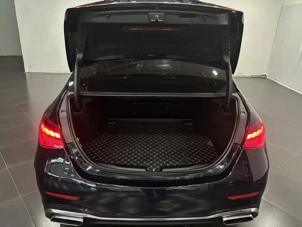 Mercedes-Benz C-Class 2023 — фото 20