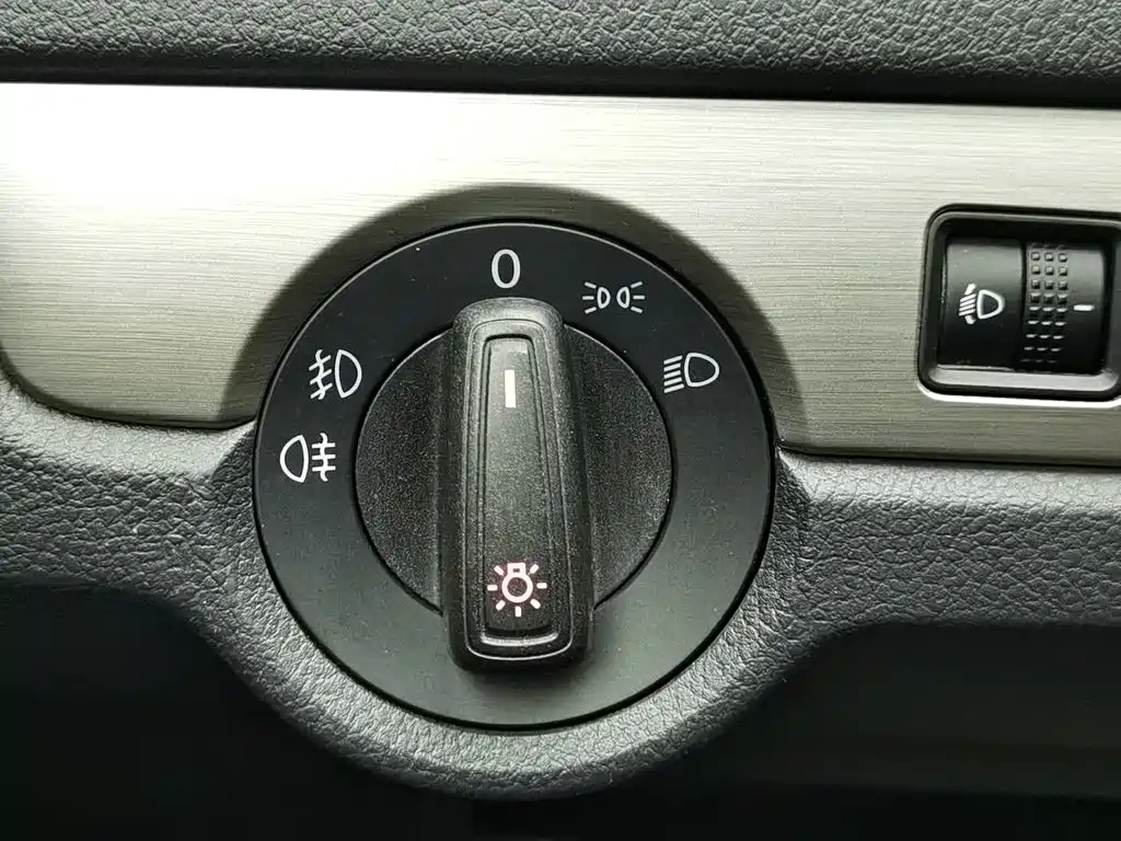 Volkswagen Lavida 2015 — фото 21