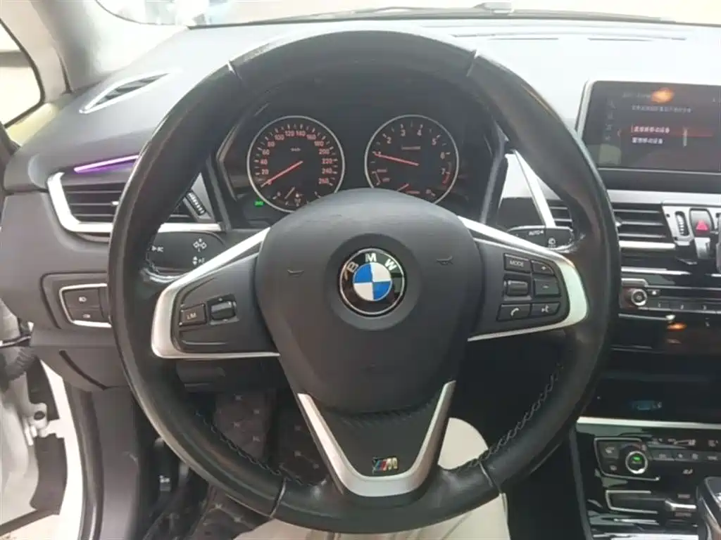 BMW 2 Series Active Tourer 2018 — фото 11