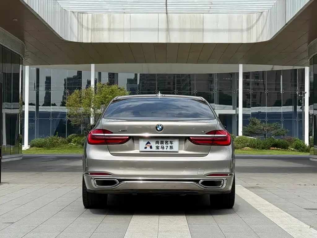 BMW 7 Series 2016 — фото 14