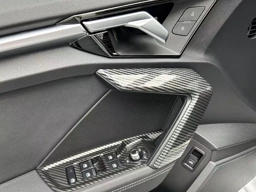 Audi A3 2023 — фото 10