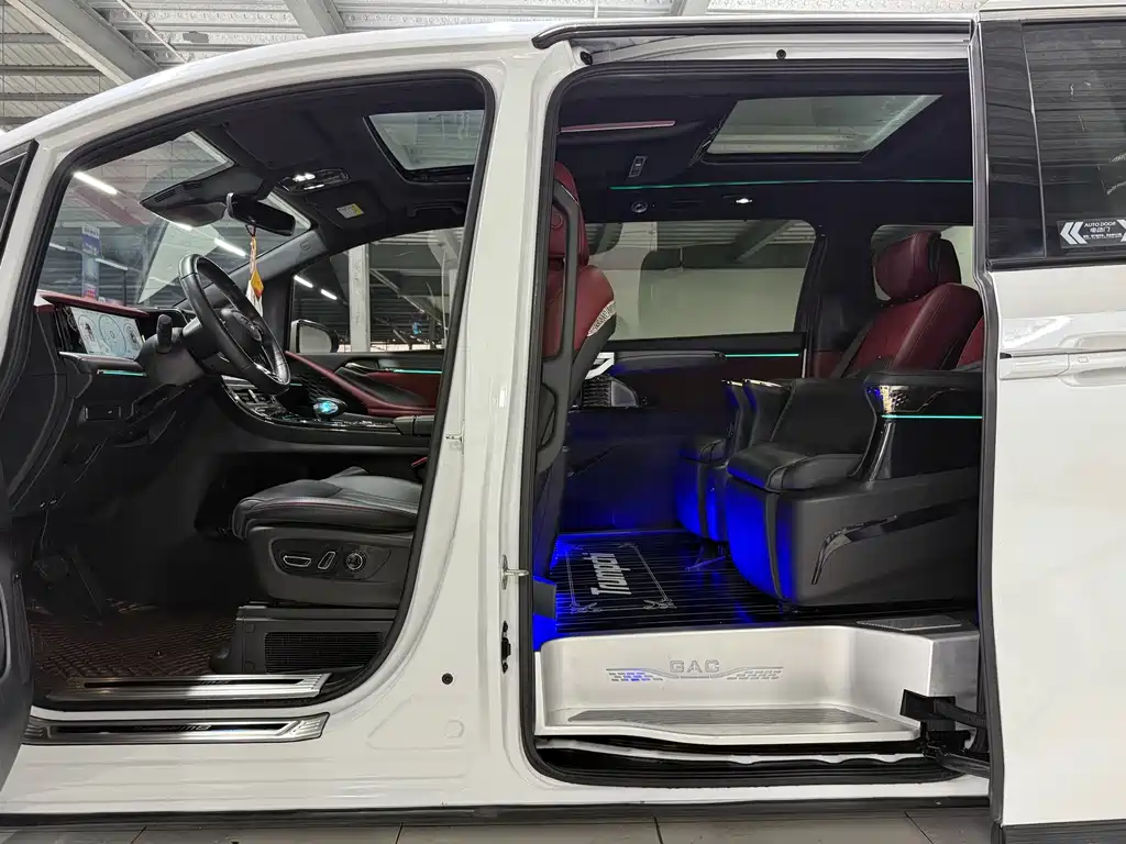 GAC Motor Trumpchi M8 2023 — фото 7