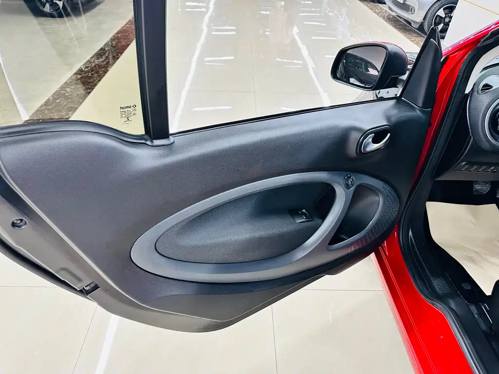 smart Fortwo 2019 — фото 27